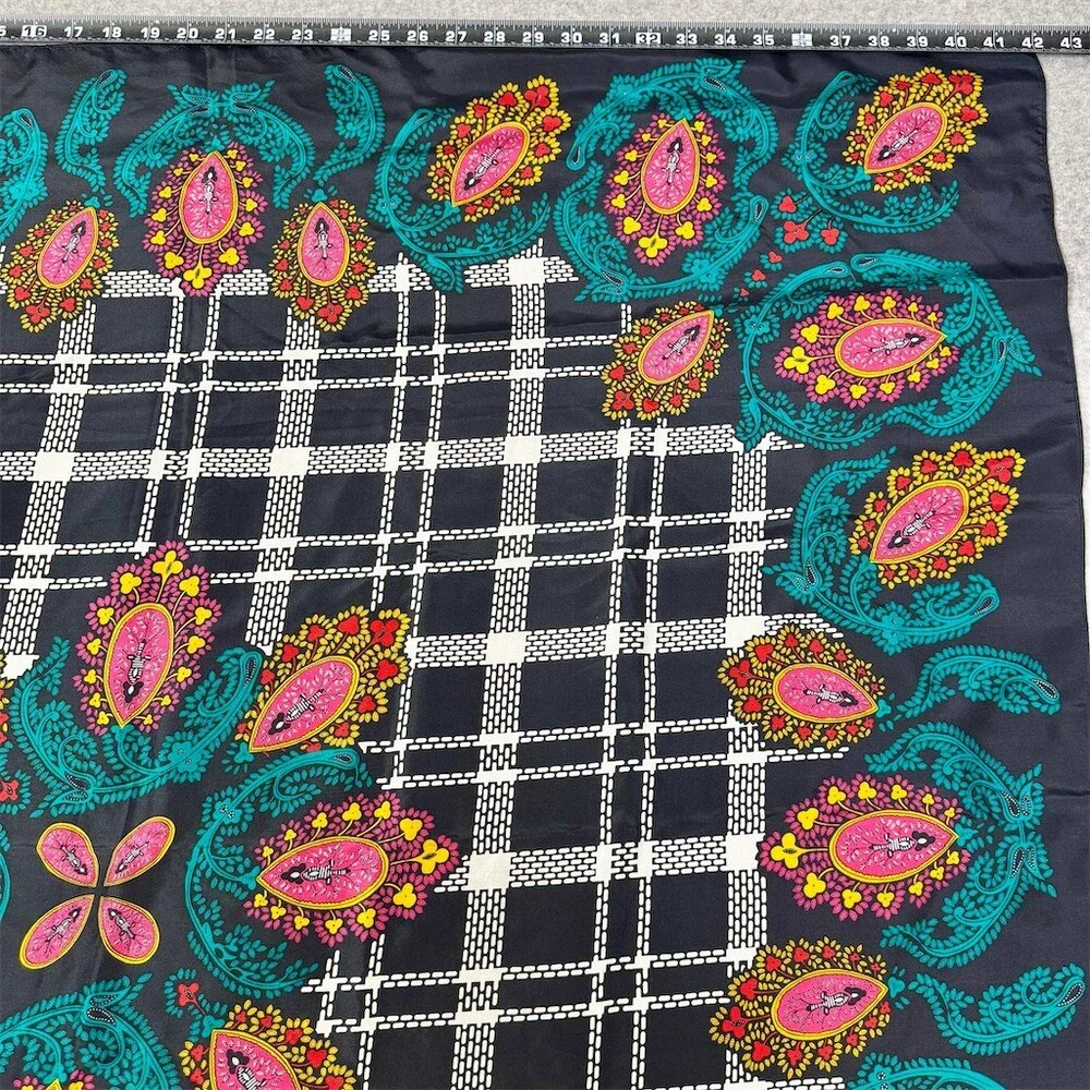 Diane von Furstenberg Scarf 100% Silk Womens Multicolor Paisley Square 42x42